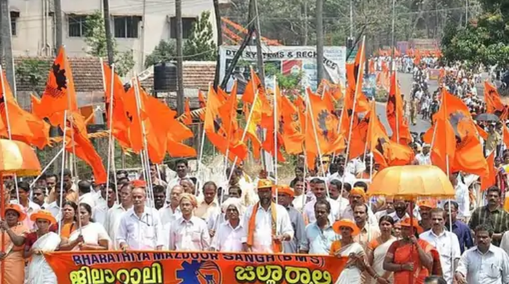 संघ की नाराजगी: क्या अब मोदी सरकार पर दबाव डाल रहा है RSS ?
