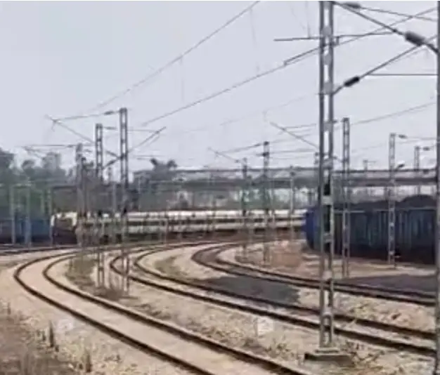 कोरबा में मेमू ट्रेन सिग्नल चूक से न्यू कुसमुंडा साइडिंग में पहुंची, बड़ा हादसा टला 