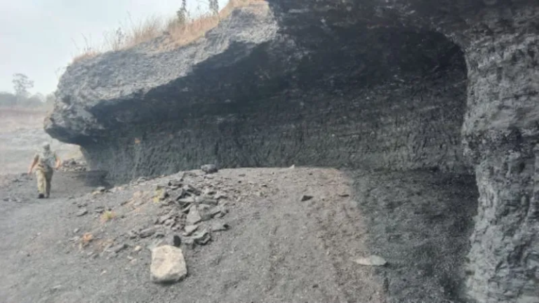 कोरबा: SECL गेवरा कोयला खदान में बड़ा हादसा, कोयला चोरी के दौरान दो युवकों की मौत, एक गंभीर घायल