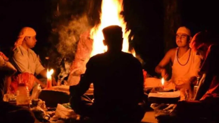 बैगा की बलि से हड़कंप : सिद्धि के लिए गांव के बैगा की तांत्रिक ने दे दी बलि, मौके से भाला, नींबू और सिंदूर बरामद, उपसरपंच ने कहा…