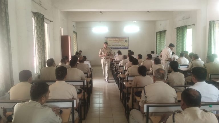 कोरबा पुलिस लाइन में विवेचकों के लिए संवेदनशीलता और व्यवहार-कुशलता पर विशेष प्रशिक्षण कार्यक्रम सम्पन्न
