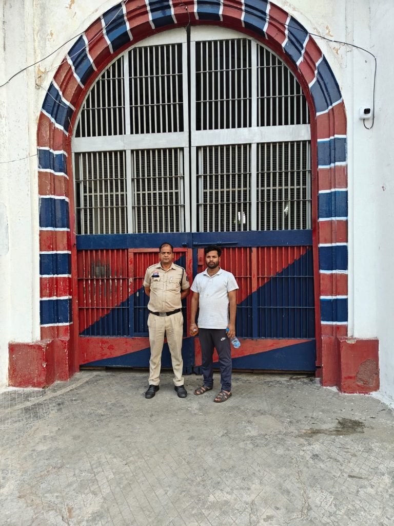 सिविल लाइन रामपुर पुलिस ने फेसबुक पर अश्लील वीडियो पोस्ट करने वाले आरोपी को गिरफ्तार किया