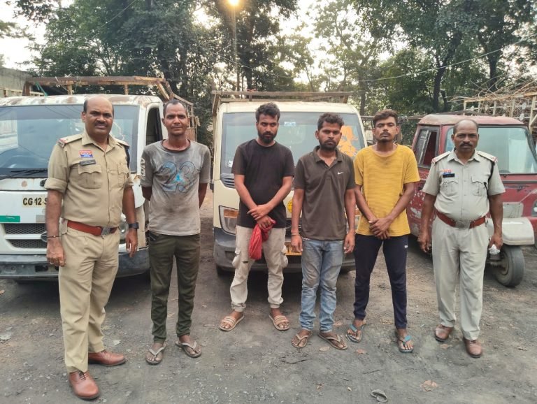 कोरबा पुलिस की बड़ी कार्रवाई: 1.7 टन अवैध कबाड़ जब्त, चार आरोपी गिरफ्तार