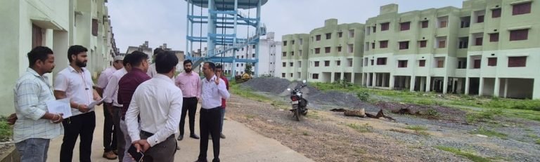 कलेक्टर ने किया बाल सुधार गृह और प्रधानमंत्री आवास दादर खुर्द का निरीक्षण