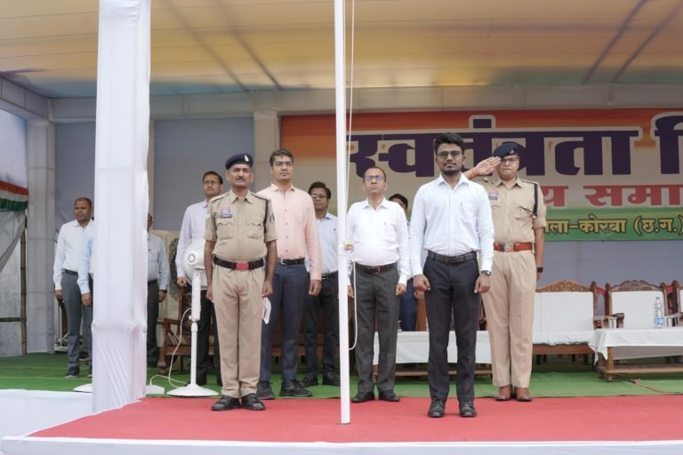 स्वतंत्रता दिवस मुख्य समारोह के आयोजन की तैयारियों को कलेक्टर-एसपी ने परखा