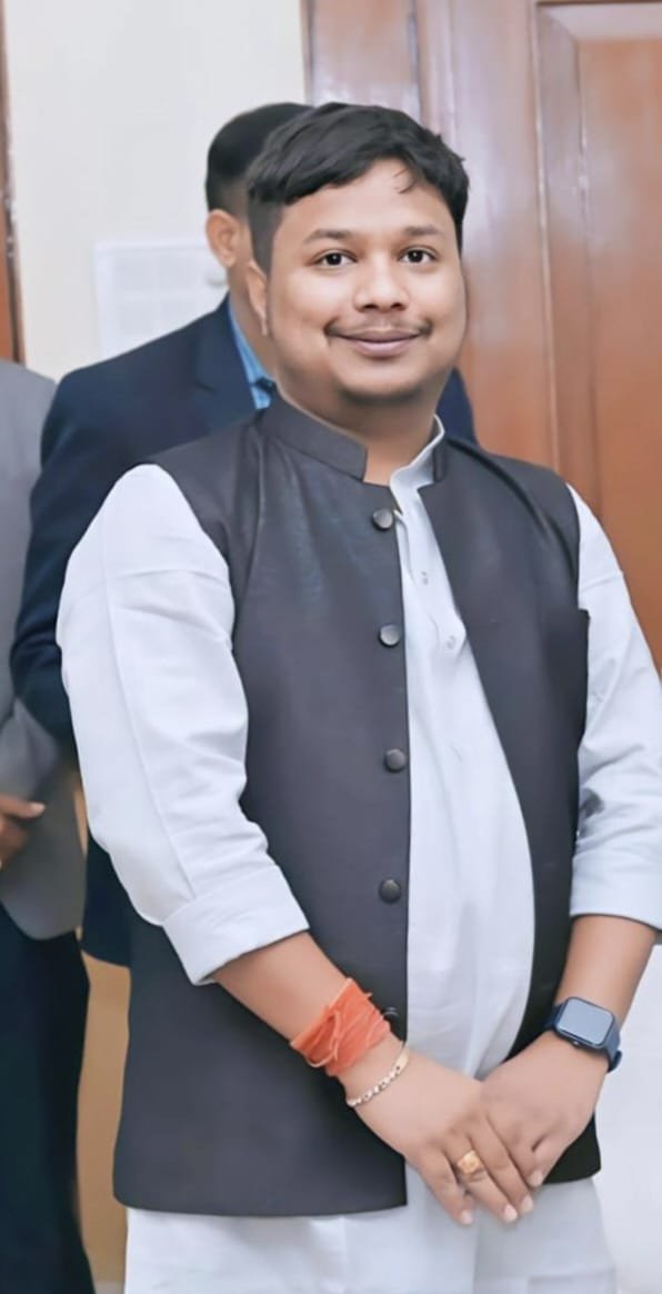 बद्री को बदनाम करने कौन रच रहा साज़िश..दो साल पुराना VDO और CM के आने के समय एफआईआर, सिविल लाइन पुलिस की कार्यवाही पर उठ रहे सवाल..??? दया कुछ तो गड़बड़ है…
