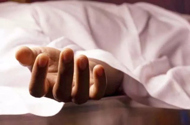 गांव से गायब थे पति-पत्नी, घर में मिली दोनों की लाशें जांच में जुटी पुलिस