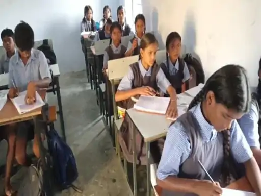 Andikachar School Teacher Problem: अंडीकछार स्कूल में नहीं हैं इंग्लिश-संस्कृत शिक्षक, 59 छात्र पढ़ाई से वंचित