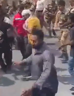 गेवरा खदान में रोजगार व मुआवजा की मांग पर प्रदर्शन कर रहे भू-विस्थापितों पर लाठीचार्ज, कई घायल