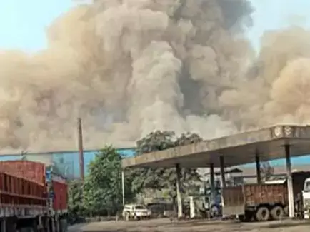 Furnace blast: रायगढ़ प्लांट ब्लास्ट: गंभीर रूप से झुलसे मजदूर को रायपुर रेफर किया गया