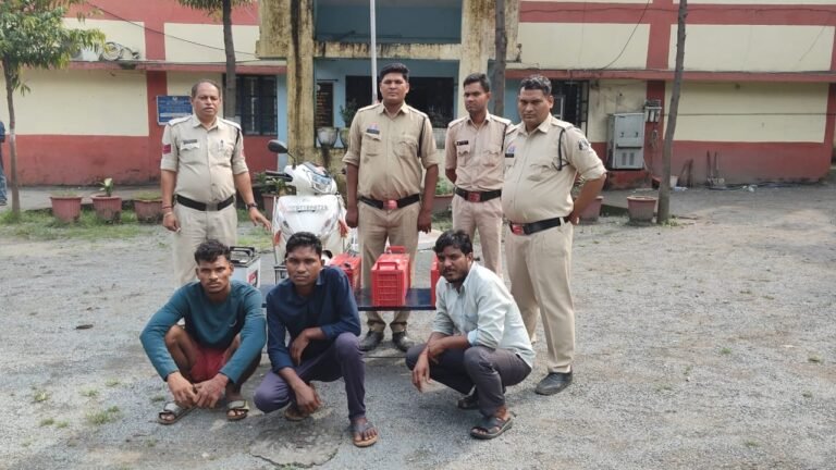 कोरबा: ट्रैक्टर की बैटरी चोरी करने वाले दो आरोपी गिरफ्तार, खरीदार भी सलाखों के पीछे