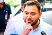 Political controversy: तेजस्वी यादव का मोदी पर हमला: बिहार को सिर्फ ‘राशन और अपमान’ मिला Political controversy