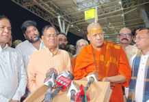 निरंजनी अखाड़े के आचार्य महामंडलेश्वर स्वामी कैलाशानंद गिरी का आगमन, धर्मांतरण पर दिया बयान