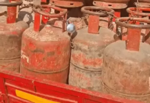 छत्तीसगढ़ में LPG संकट: कमर्शियल उपभोक्ताओं को सिर्फ 20% गैस, वितरण पर पुलिस-होमगार्ड की निगरानी