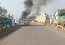 कोरबा ओवरब्रिज पर स्कॉर्पियो में लगी आग, मची अफरा-तफरी