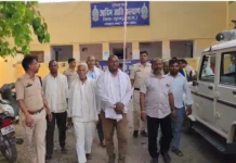 CG NEWS : कानून हाथ में लेना पड़ा भारी’ चोरी के शक में तालिबानी सजा देने वाले 9 गिरफ्तार, पीड़ित भी जेल; कुल 10 सलाखों के पीछे