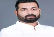 Chhattisgarh Congress Leader Rowdyism : शराब, पैसा और पिटाई , कांग्रेस नेता के खिलाफ गैर-जमानती धाराओं में केस दर्ज