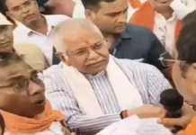 सुशासन तिहार में मंच पर भिड़े विधायक धरमलाल कौशिक और कांग्रेस नेता, VIDEO वायरल