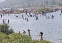 झोराघाट पिकनिक स्पॉट पर कटघोरा पुलिस का बड़ा एक्शन: 23 बाइक चालकों पर चालानी कार्रवाई, स्टंटबाजों में मचा हड़कंप