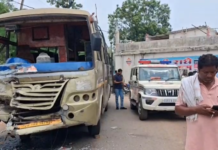पाली में बस-ट्रक की भीषण टक्कर, कई यात्री घायल