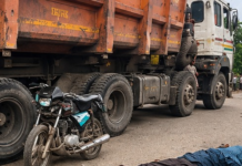 कोरबा में रफ्तार का कहर: तेज रफ्तार ट्रेलर ने बाइक सवार कर्मचारी को कुचला, मौके पर मौत