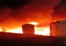 कोरबा: ऑटो पार्ट्स दुकान में भीषण आग, 4 बाइक समेत 8 वाहन जलकर राख; 5 लाख रुपये के नुकसान का अनुमान