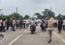 कोरबा। तेज रफ्तार टैंकर की चपेट में स्कूटी, सगे भाई-बहन समेत 2 स्कूली बच्चों की मौत