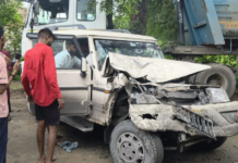 Korba Road Accident: कटघोरा में यादव बस और बोलेरो की जोरदार टक्कर, कई घायल; सड़क पर खड़े ट्रकों से लगा लंबा जाम