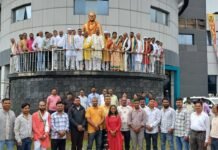 Korba News: कांग्रेस ने मनाया राजीव गांधी का 82वां जन्मदिवस, चरणदास महंत बोले- पंचायती राज को मजबूत करना था उनका सपना
