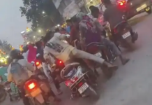 Korba News: शराब के नशे में युवक का सड़क पर उत्पात, VIDEO वायरल; राहगीरों को मारी टक्कर, युवतियों पर किए कमेंट