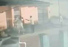 कोरबा में सिगरेट को लेकर विवाद, युवक को लात-घूंसों से पीटा; पत्थर से सिर पर हमला, CCTV में कैद हुई पूरी घटना